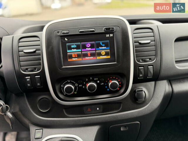 Черный Рено Трафик, объемом двигателя 2 л и пробегом 117 тыс. км за 21300 $, фото 18 на Automoto.ua