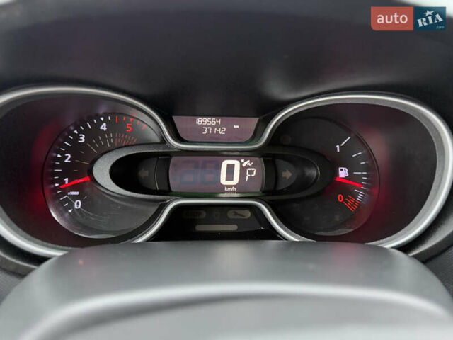 Чорний Рено Трафік, об'ємом двигуна 2 л та пробігом 189 тис. км за 22999 $, фото 78 на Automoto.ua