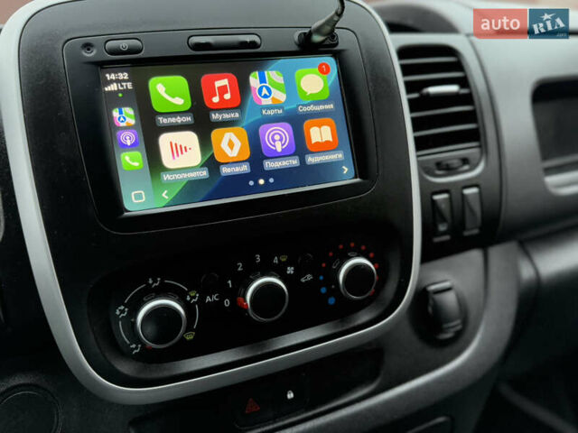 Чорний Рено Трафік, об'ємом двигуна 2 л та пробігом 189 тис. км за 22999 $, фото 63 на Automoto.ua