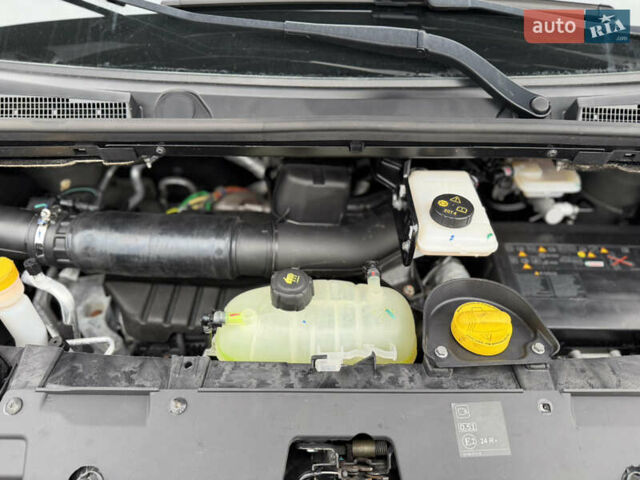 Черный Рено Трафик, объемом двигателя 2 л и пробегом 117 тыс. км за 21300 $, фото 28 на Automoto.ua