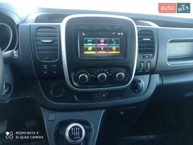 Чорний Рено Трафік, об'ємом двигуна 2 л та пробігом 123 тис. км за 18900 $, фото 19 на Automoto.ua