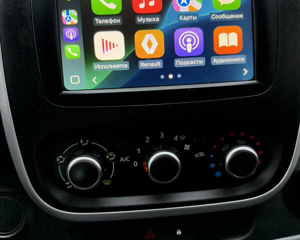 Чорний Рено Трафік, об'ємом двигуна 2 л та пробігом 189 тис. км за 22999 $, фото 62 на Automoto.ua