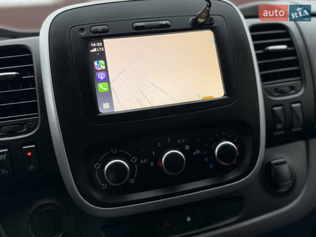 Чорний Рено Трафік, об'ємом двигуна 2 л та пробігом 189 тис. км за 22999 $, фото 66 на Automoto.ua