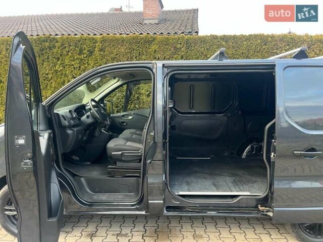 Черный Рено Трафик, объемом двигателя 2 л и пробегом 110 тыс. км за 16800 $, фото 11 на Automoto.ua
