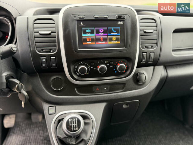 Черный Рено Трафик, объемом двигателя 2 л и пробегом 117 тыс. км за 21300 $, фото 17 на Automoto.ua