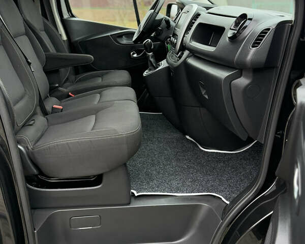 Чорний Рено Трафік, об'ємом двигуна 2 л та пробігом 189 тис. км за 22999 $, фото 49 на Automoto.ua