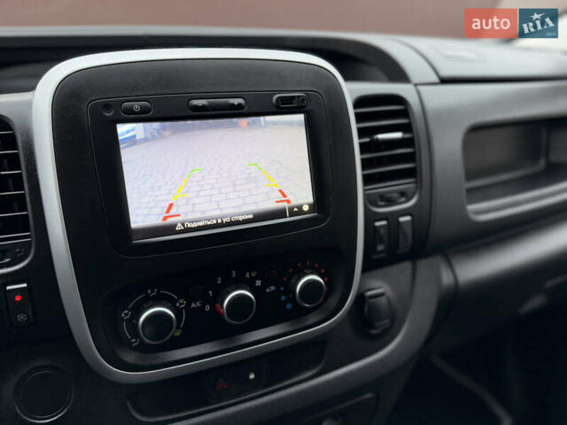 Чорний Рено Трафік, об'ємом двигуна 2 л та пробігом 189 тис. км за 22999 $, фото 70 на Automoto.ua