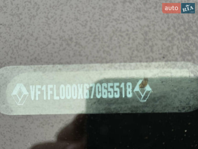 Чорний Рено Трафік, об'ємом двигуна 2 л та пробігом 189 тис. км за 22999 $, фото 81 на Automoto.ua