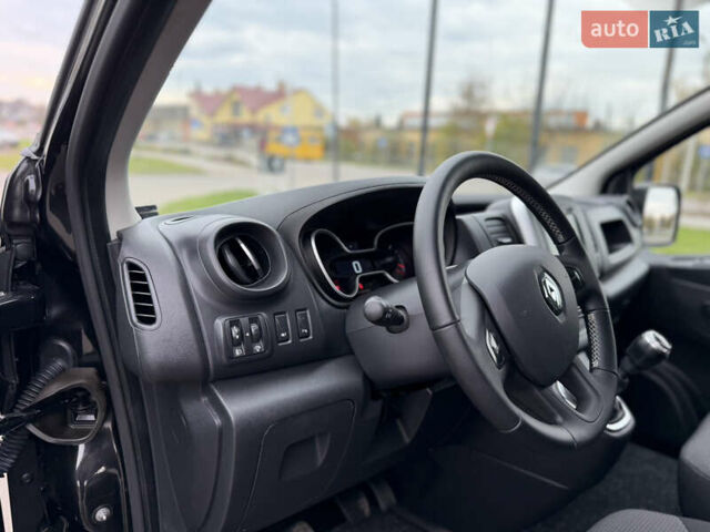 Черный Рено Трафик, объемом двигателя 2 л и пробегом 117 тыс. км за 21300 $, фото 14 на Automoto.ua
