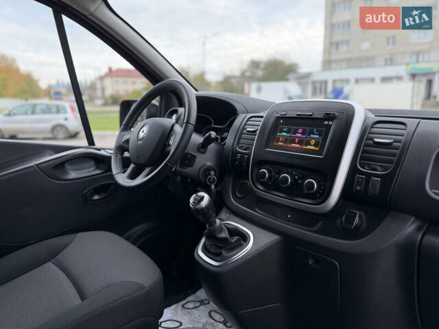 Черный Рено Трафик, объемом двигателя 2 л и пробегом 117 тыс. км за 21300 $, фото 20 на Automoto.ua