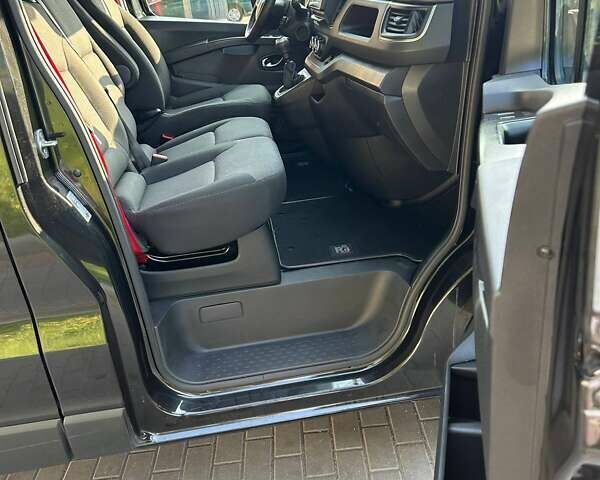 Черный Рено Трафик, объемом двигателя 2 л и пробегом 69 тыс. км за 29500 $, фото 1 на Automoto.ua