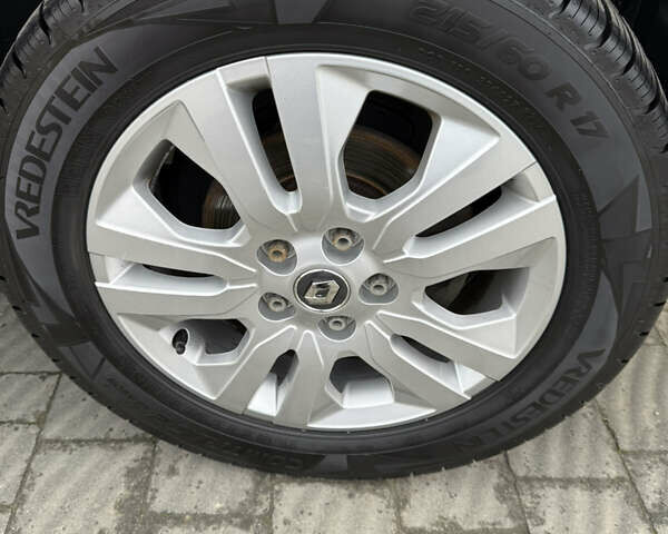 Черный Рено Трафик, объемом двигателя 2 л и пробегом 74 тыс. км за 29900 $, фото 25 на Automoto.ua