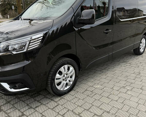 Черный Рено Трафик, объемом двигателя 2 л и пробегом 74 тыс. км за 29900 $, фото 4 на Automoto.ua