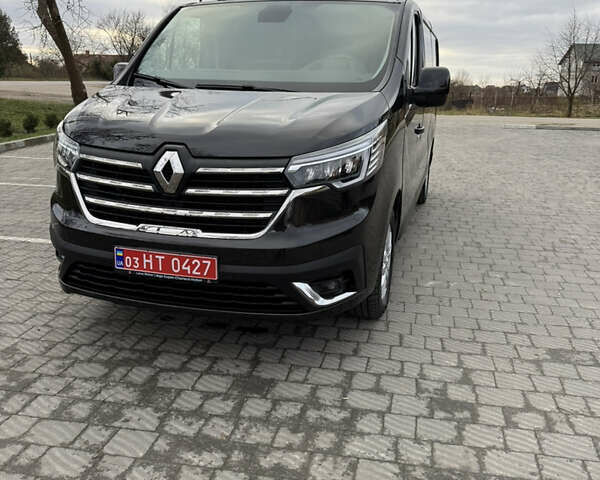 Черный Рено Трафик, объемом двигателя 2 л и пробегом 74 тыс. км за 29900 $, фото 1 на Automoto.ua