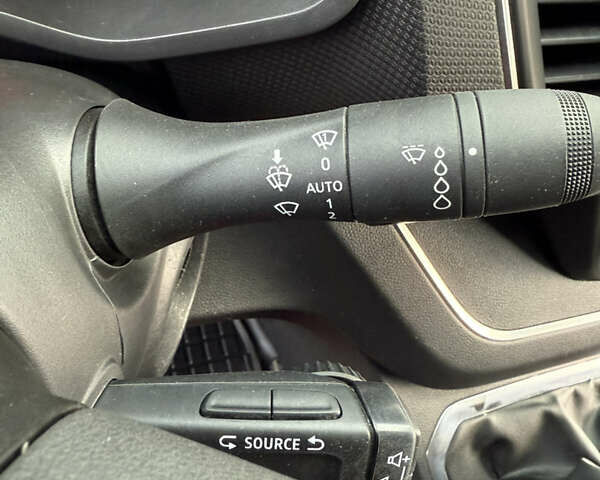 Черный Рено Трафик, объемом двигателя 2 л и пробегом 74 тыс. км за 29900 $, фото 34 на Automoto.ua