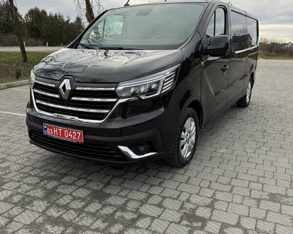 Черный Рено Трафик, объемом двигателя 2 л и пробегом 74 тыс. км за 29900 $, фото 2 на Automoto.ua