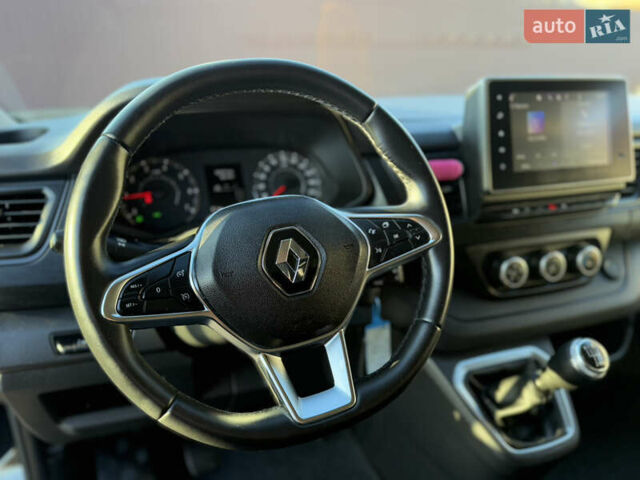 Черный Рено Трафик, объемом двигателя 2 л и пробегом 179 тыс. км за 23450 $, фото 90 на Automoto.ua