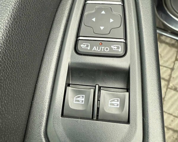 Черный Рено Трафик, объемом двигателя 2 л и пробегом 65 тыс. км за 29900 $, фото 36 на Automoto.ua