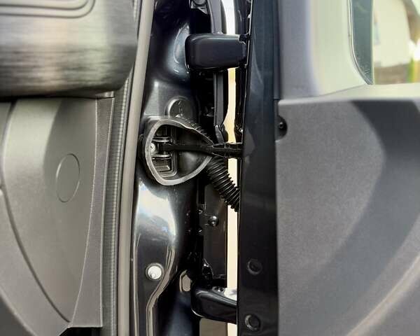 Черный Рено Трафик, объемом двигателя 2 л и пробегом 81 тыс. км за 27900 $, фото 57 на Automoto.ua