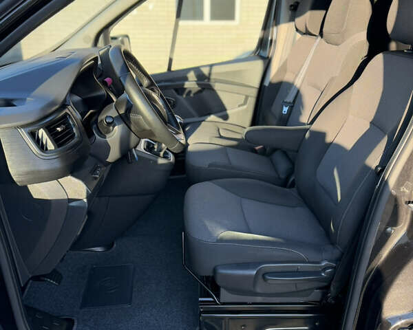 Черный Рено Трафик, объемом двигателя 2 л и пробегом 179 тыс. км за 23450 $, фото 81 на Automoto.ua