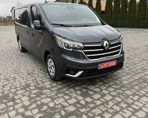 Черный Рено Трафик, объемом двигателя 2 л и пробегом 65 тыс. км за 29900 $, фото 18 на Automoto.ua