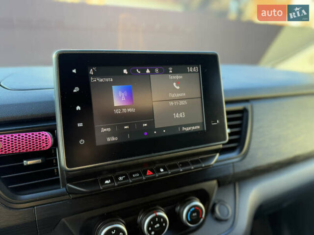 Черный Рено Трафик, объемом двигателя 2 л и пробегом 179 тыс. км за 23450 $, фото 100 на Automoto.ua