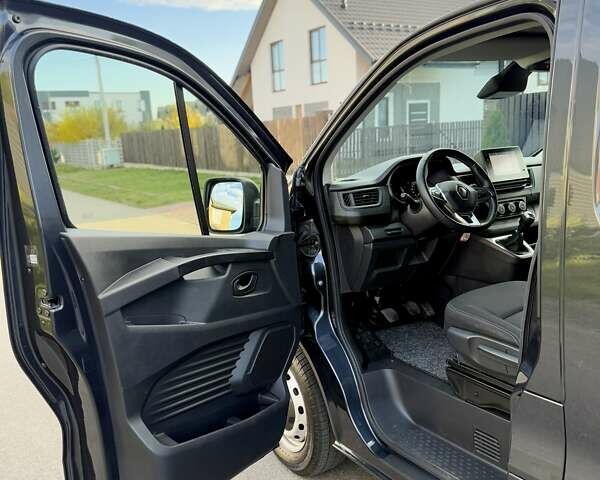 Черный Рено Трафик, объемом двигателя 2 л и пробегом 81 тыс. км за 27900 $, фото 50 на Automoto.ua