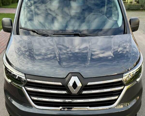 Черный Рено Трафик, объемом двигателя 2 л и пробегом 81 тыс. км за 27900 $, фото 22 на Automoto.ua