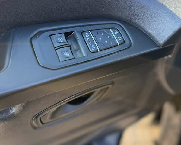 Черный Рено Трафик, объемом двигателя 2 л и пробегом 179 тыс. км за 23450 $, фото 83 на Automoto.ua