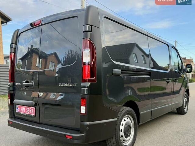 Черный Рено Трафик, объемом двигателя 2 л и пробегом 81 тыс. км за 27900 $, фото 4 на Automoto.ua