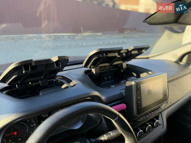 Черный Рено Трафик, объемом двигателя 2 л и пробегом 179 тыс. км за 23450 $, фото 108 на Automoto.ua