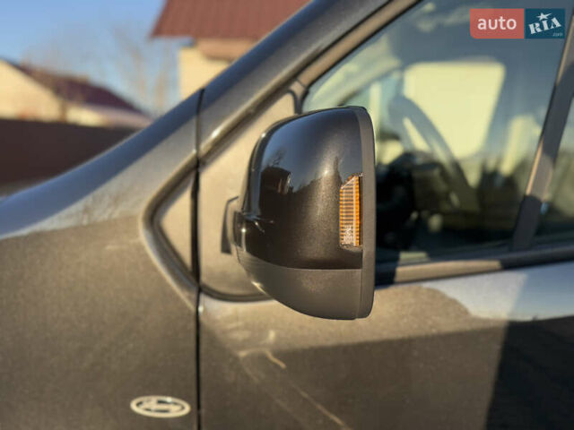 Черный Рено Трафик, объемом двигателя 2 л и пробегом 179 тыс. км за 23450 $, фото 118 на Automoto.ua