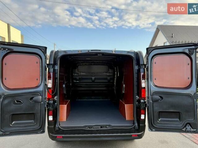 Черный Рено Трафик, объемом двигателя 2 л и пробегом 81 тыс. км за 27900 $, фото 45 на Automoto.ua