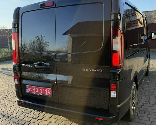 Черный Рено Трафик, объемом двигателя 2 л и пробегом 179 тыс. км за 23450 $, фото 26 на Automoto.ua