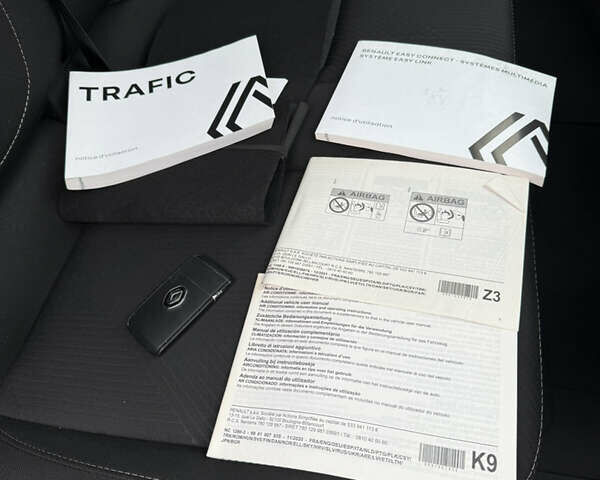 Черный Рено Трафик, объемом двигателя 2 л и пробегом 65 тыс. км за 29900 $, фото 54 на Automoto.ua