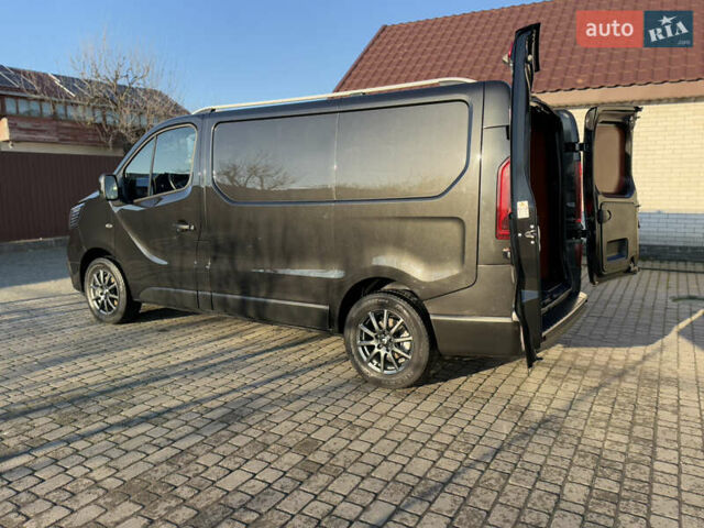 Черный Рено Трафик, объемом двигателя 2 л и пробегом 179 тыс. км за 23450 $, фото 60 на Automoto.ua