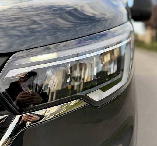 Черный Рено Трафик, объемом двигателя 2 л и пробегом 81 тыс. км за 27900 $, фото 28 на Automoto.ua