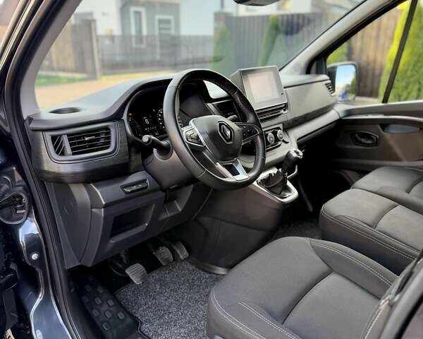 Черный Рено Трафик, объемом двигателя 2 л и пробегом 81 тыс. км за 27900 $, фото 53 на Automoto.ua