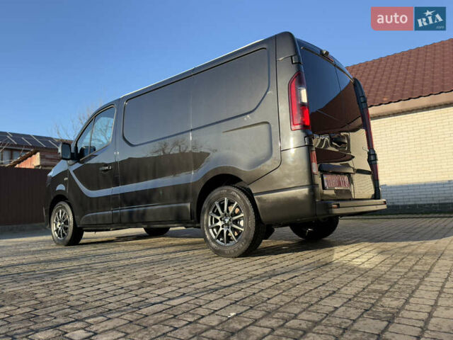 Черный Рено Трафик, объемом двигателя 2 л и пробегом 179 тыс. км за 23450 $, фото 20 на Automoto.ua