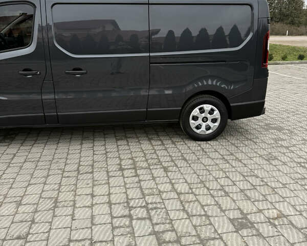 Черный Рено Трафик, объемом двигателя 2 л и пробегом 65 тыс. км за 29900 $, фото 7 на Automoto.ua