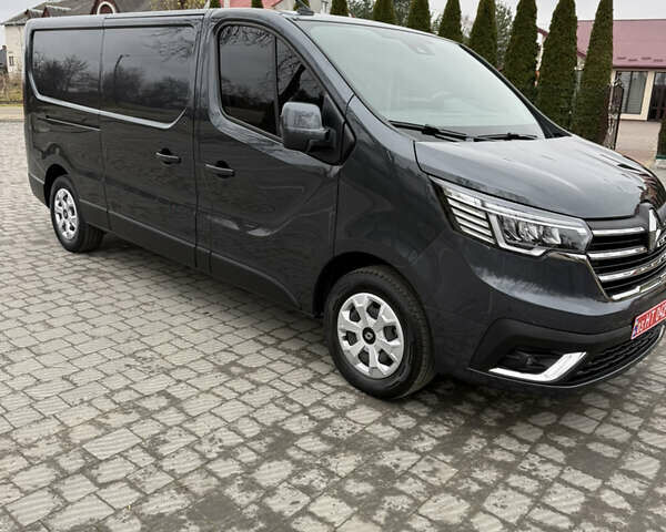 Черный Рено Трафик, объемом двигателя 2 л и пробегом 65 тыс. км за 29900 $, фото 17 на Automoto.ua