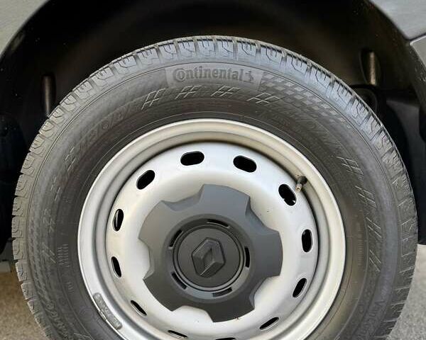 Черный Рено Трафик, объемом двигателя 2 л и пробегом 81 тыс. км за 27900 $, фото 36 на Automoto.ua