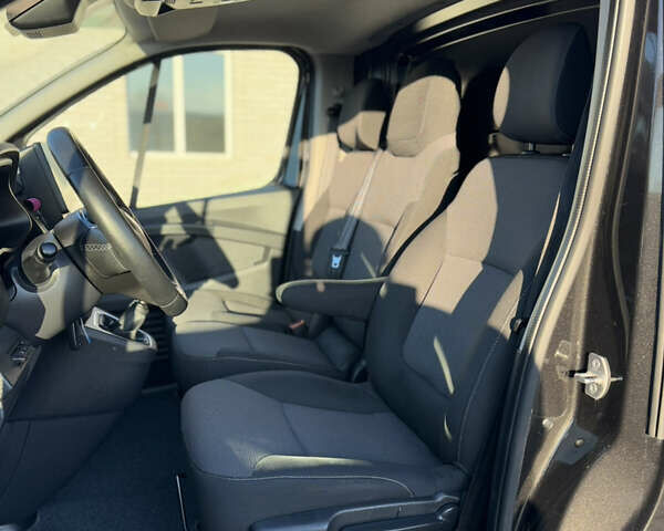 Черный Рено Трафик, объемом двигателя 2 л и пробегом 179 тыс. км за 23450 $, фото 82 на Automoto.ua