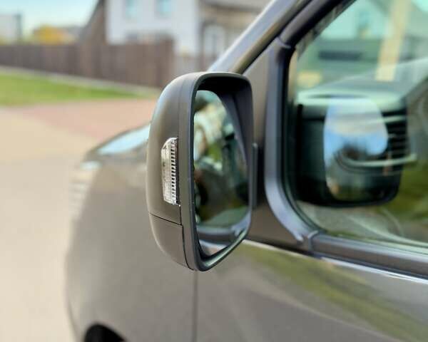 Черный Рено Трафик, объемом двигателя 2 л и пробегом 81 тыс. км за 27900 $, фото 39 на Automoto.ua