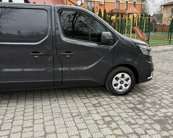 Черный Рено Трафик, объемом двигателя 2 л и пробегом 65 тыс. км за 29900 $, фото 16 на Automoto.ua