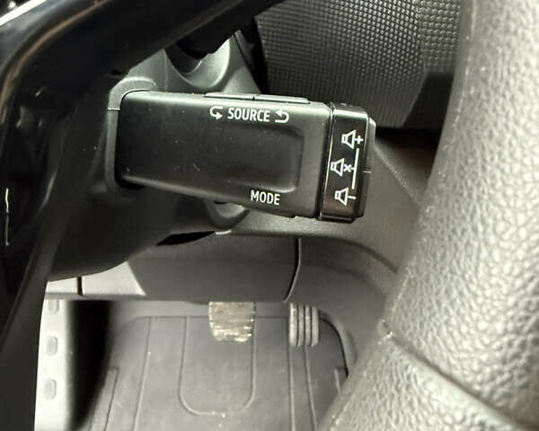 Черный Рено Трафик, объемом двигателя 2 л и пробегом 65 тыс. км за 29900 $, фото 37 на Automoto.ua