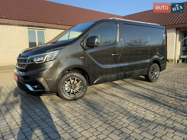 Черный Рено Трафик, объемом двигателя 2 л и пробегом 179 тыс. км за 23450 $, фото 2 на Automoto.ua