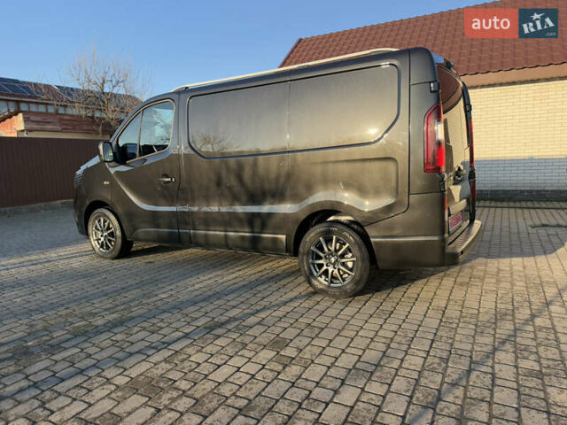Черный Рено Трафик, объемом двигателя 2 л и пробегом 179 тыс. км за 23450 $, фото 139 на Automoto.ua