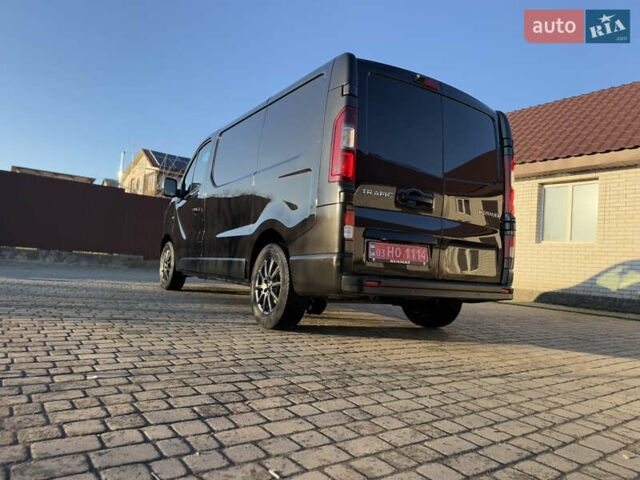Черный Рено Трафик, объемом двигателя 2 л и пробегом 179 тыс. км за 23450 $, фото 142 на Automoto.ua