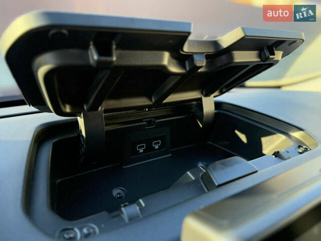 Черный Рено Трафик, объемом двигателя 2 л и пробегом 179 тыс. км за 23450 $, фото 109 на Automoto.ua